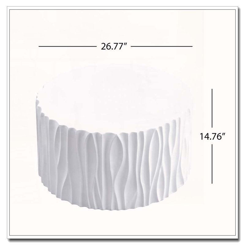 Table basse d'extérieur blanche moderne avec motif cannelé ondulé