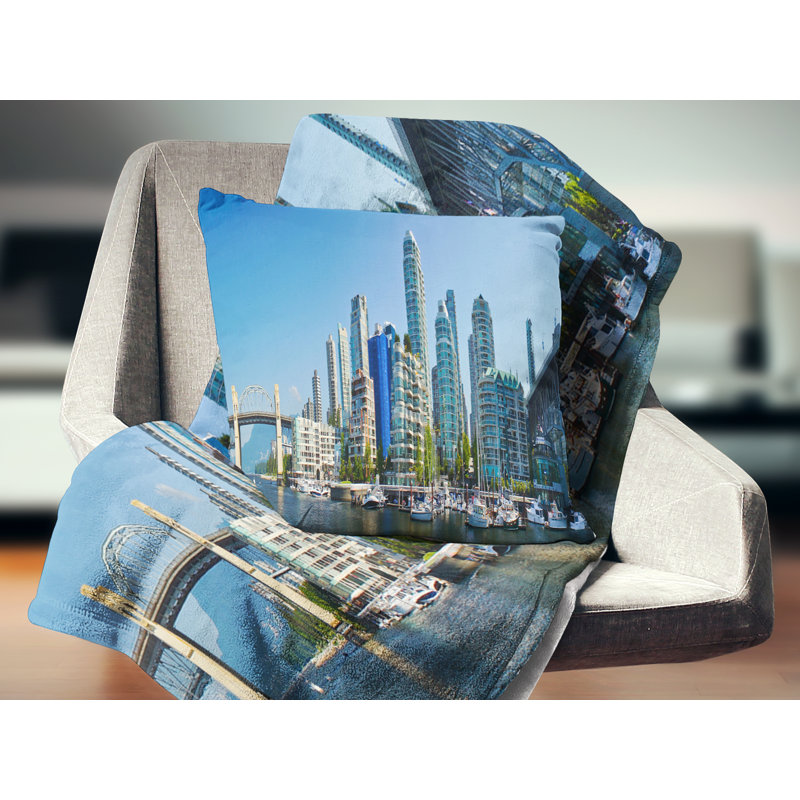 Belle vue de Vancouver - Coussin imprimé paysage urbain, 16 po x 1 po, Coussin décoratif