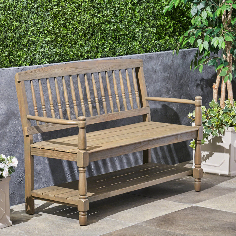 Banc en bois classique gris avec tablette pour un rangement pratique
