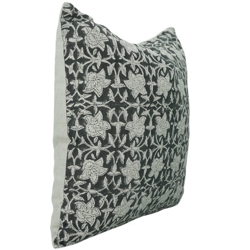Coussin décoratif à motif de blocs de tissu fabriqué à la main Fabividine, Amritvela, Mauve, Forme rectangulaire