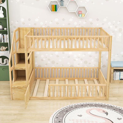 Lit superposé en bois avec escalier de rangement