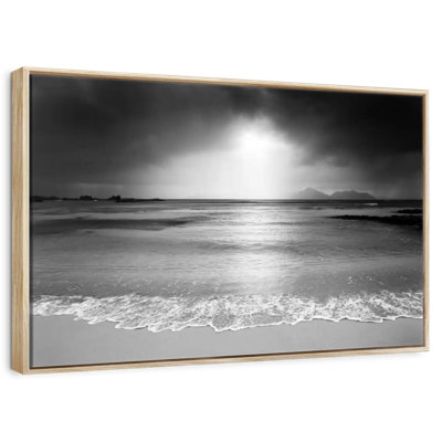 Plage noire et blanche