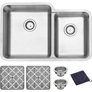 18 Gauge Stainless Steel 31.5 inch Undermount Kitchen Sink One and Half Bowl, 31.5" x 20.5" x 9"