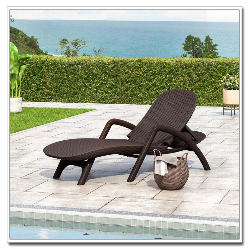 CHAISE LOUNGE