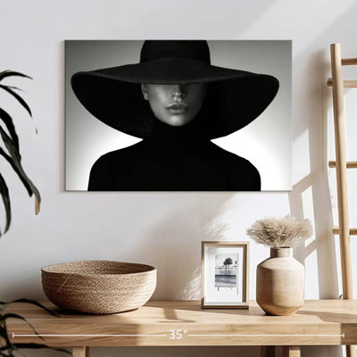 Leisha Noir Belle