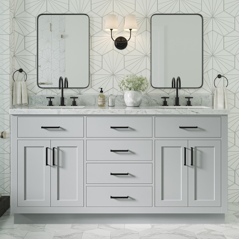 Meuble-lavabo double en bois massif de 66 po avec plateau en marbre de Carrare de 1,5 po Thornaby, Forme rectangulaire