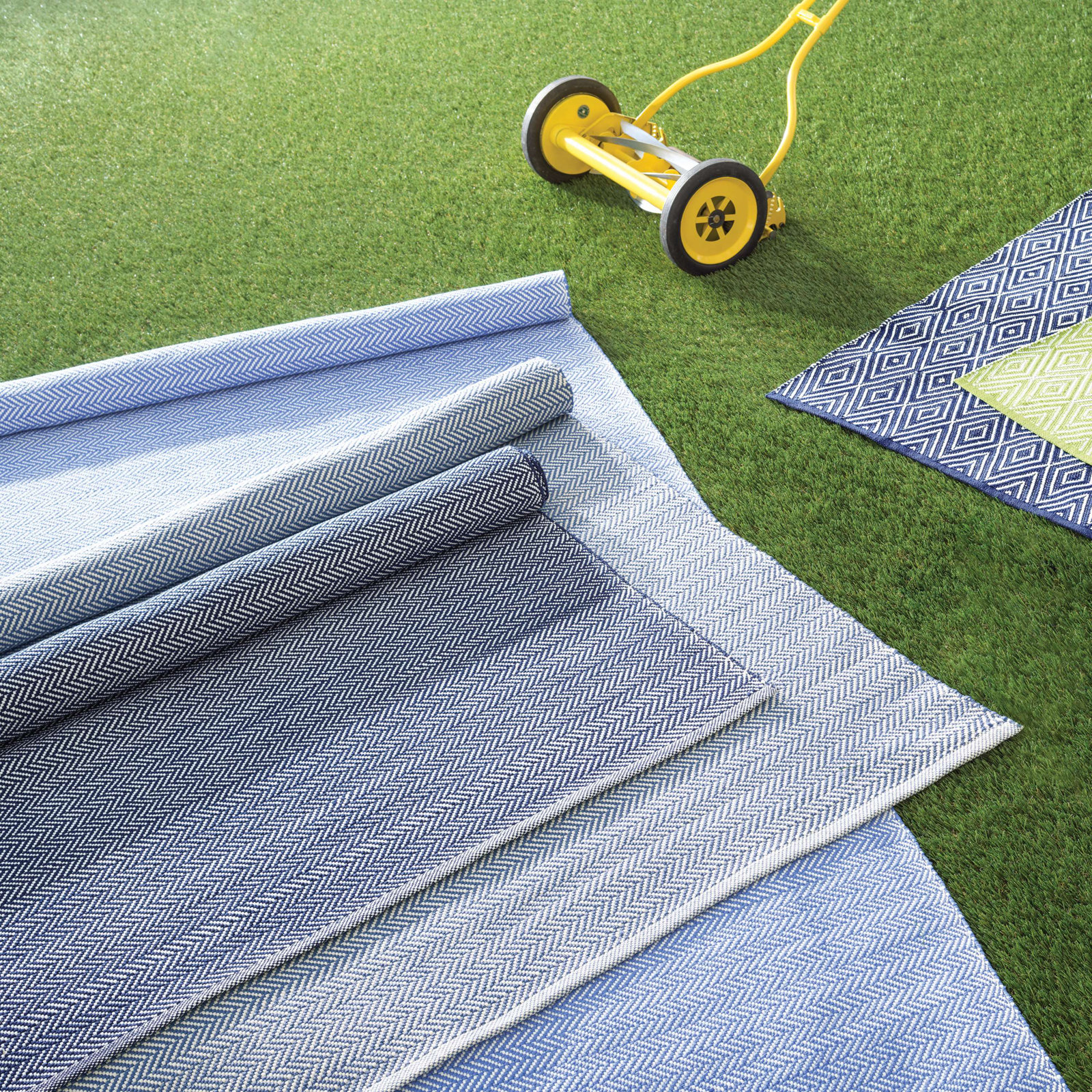 Herringbone Denim/Ivory Handwoven Indoor/Outdoor Rug, Rectangle 3' x 5'