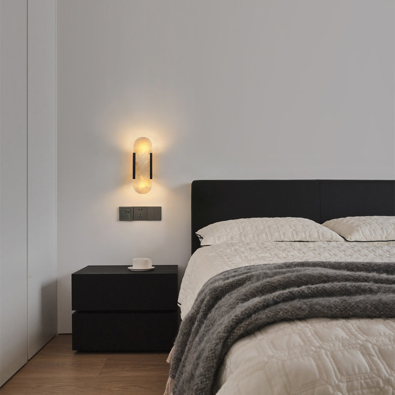 Applique murale 13,8 "à intensité variable moderne avec abat-jour albâtre, applique murale pour salle de bain, salon, chambre à coucher, couloir