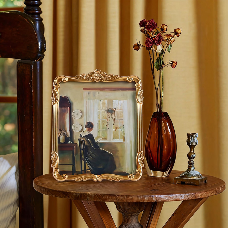 Picture Frame, Vintage Victorian Ornate  (Gold)