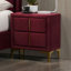Contemporain, rouge et or, table de chevet 2 pièces, flanelle, pièces en acier, chambre majestueuse glamour, table de chevet dorée, revêtement en flanelle, barre centrale, noblesse