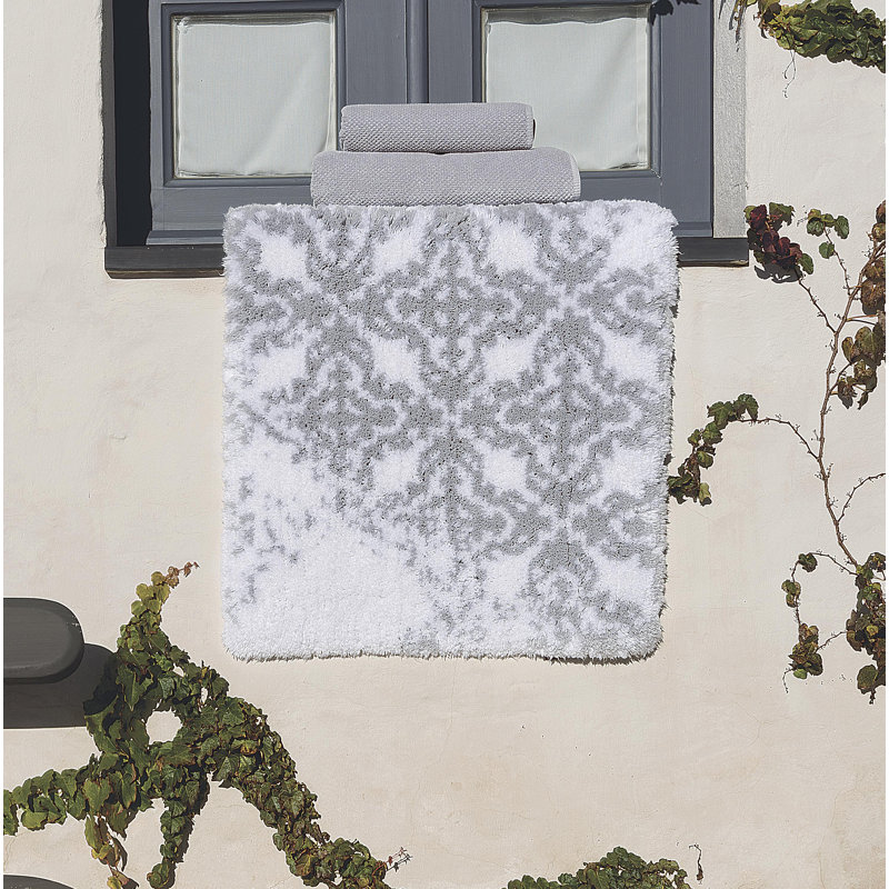 Vintage Geometric Bath Rug, 28" W x 47" L