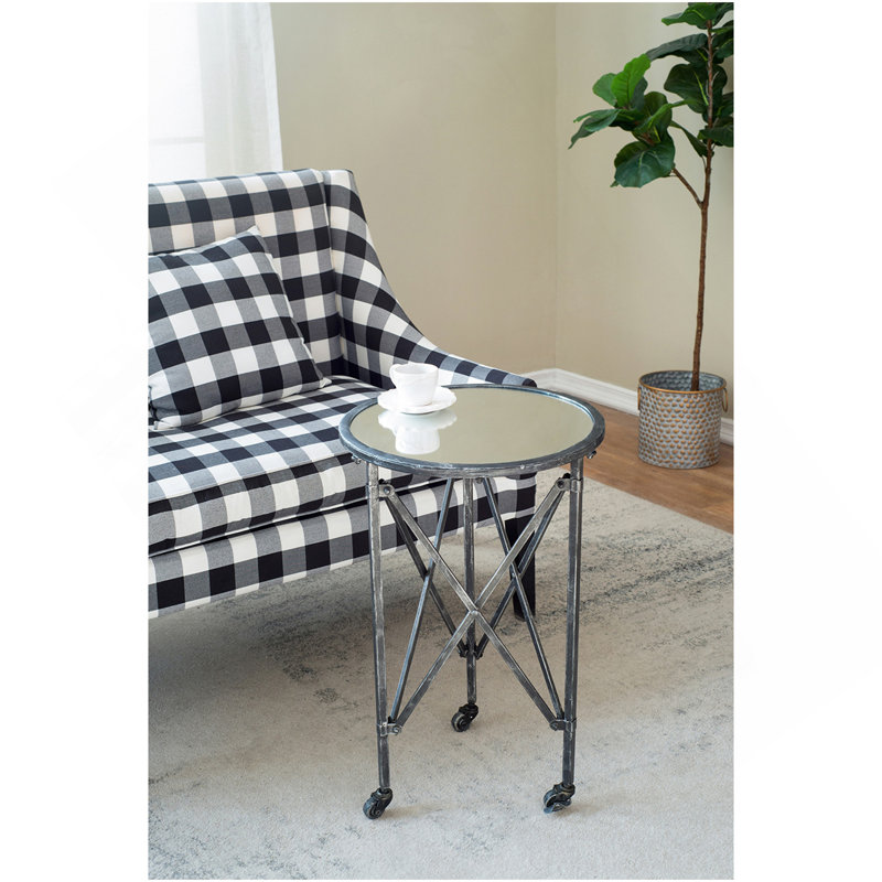 Table d'appoint Gilbert D17 x 26,5 po