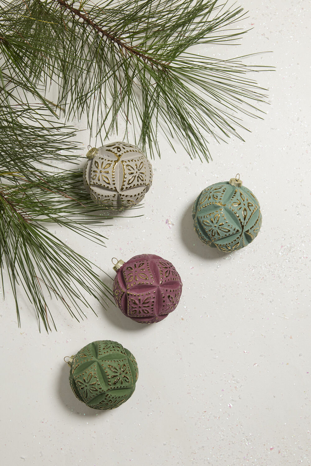 4" Bauble, Gray