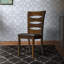 Chaise d'appoint à dossier échelle en brun