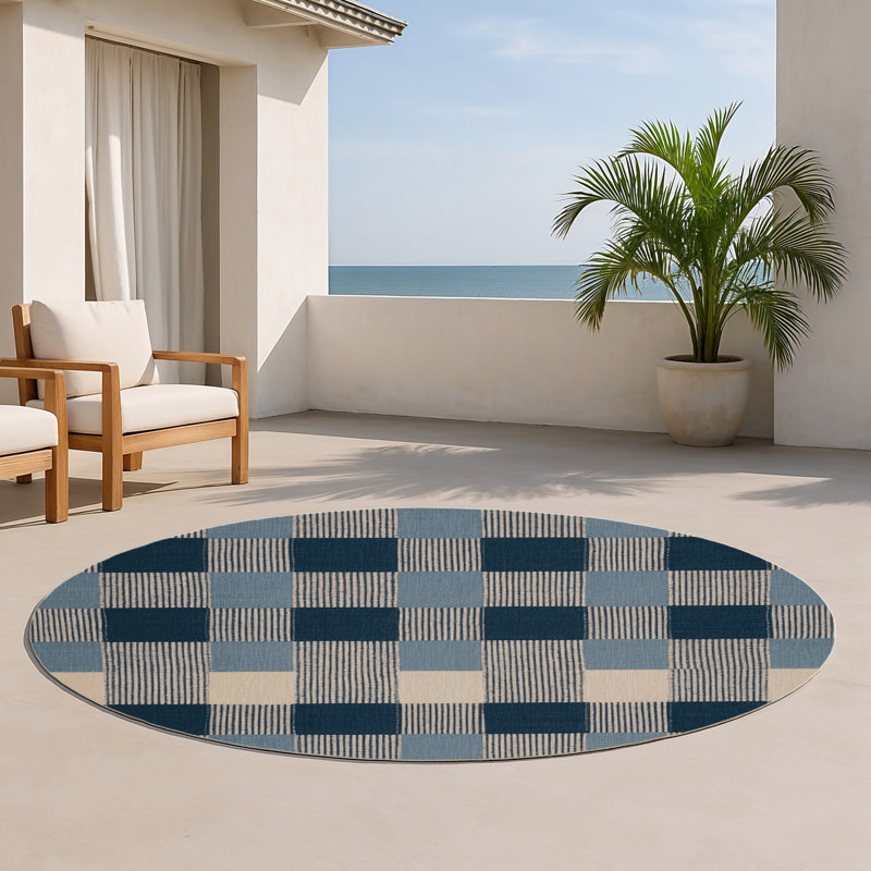 Checkered Gray Indoor and Outdoor Area Rug, Round 5'