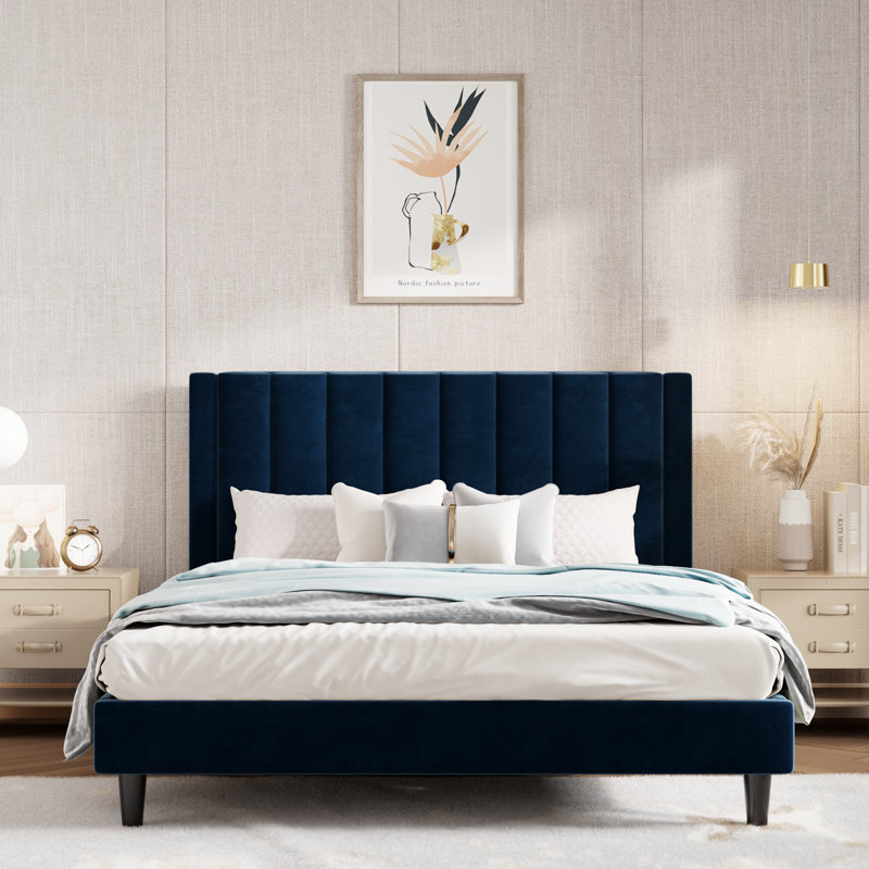 Lit plateforme tapissier avec velours et tête de lit rayée Stauton, Grand, Bleu
