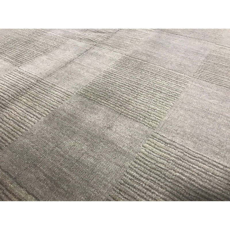 Hand-Knotted High-Quality Gray Area Rug