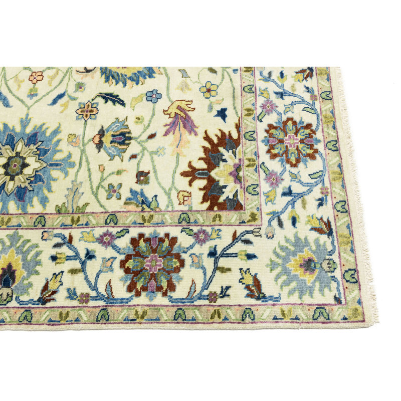 Tapis crème crème à motif floral Oushak 6 x 9
