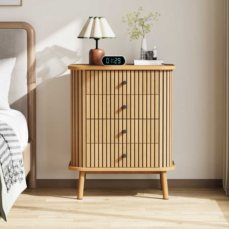 Commode moderne bohème à quatre tiroirs cannelés - Haut meuble en bois aux lignes courbes, poignées noir mat, grand espace de rangement pour chambre, salon ou entrée - Couleur : Chêne sauvage