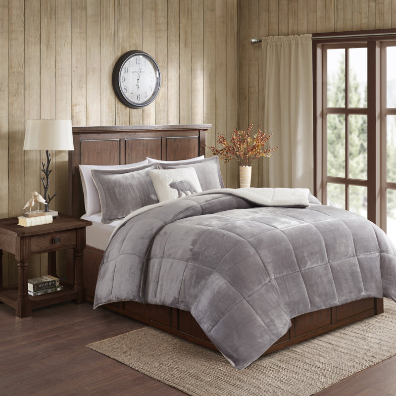 Alton Comforter Set, King Comforter + 2 Shams + 1 Pillow