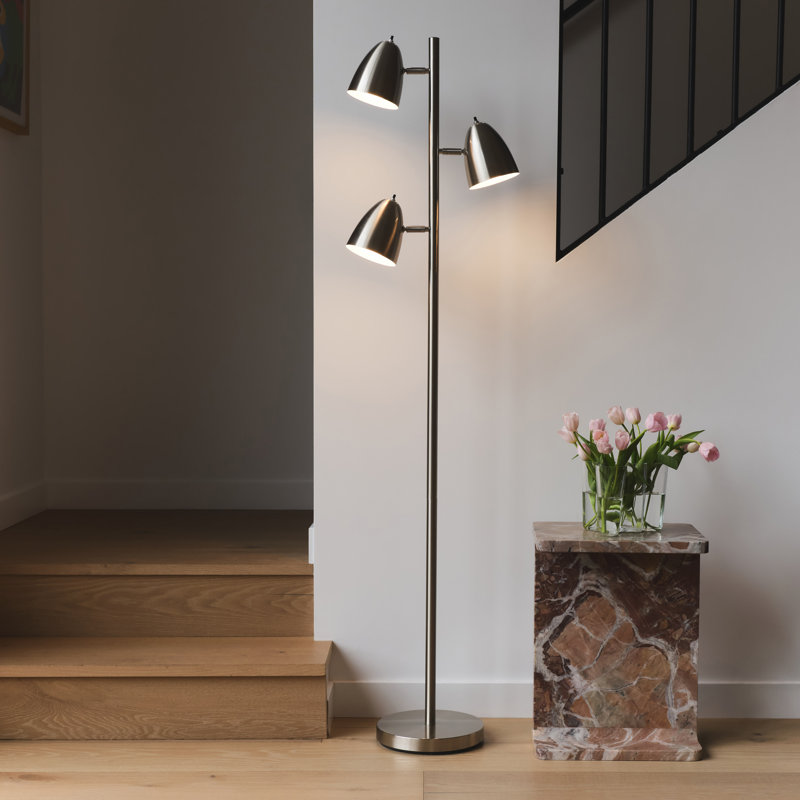 Lampe sur pied moderne à DEL réglable 3 lumières Jacob avec finition argentée et abat-jour conique en métal de 64 po Jacob, ampoules incluses