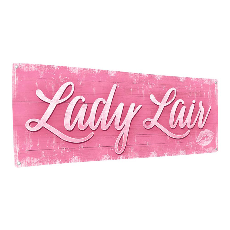 «Pink Lady Lair Metal Sign» sur métal, H 4,25 po x l 11,5 po
