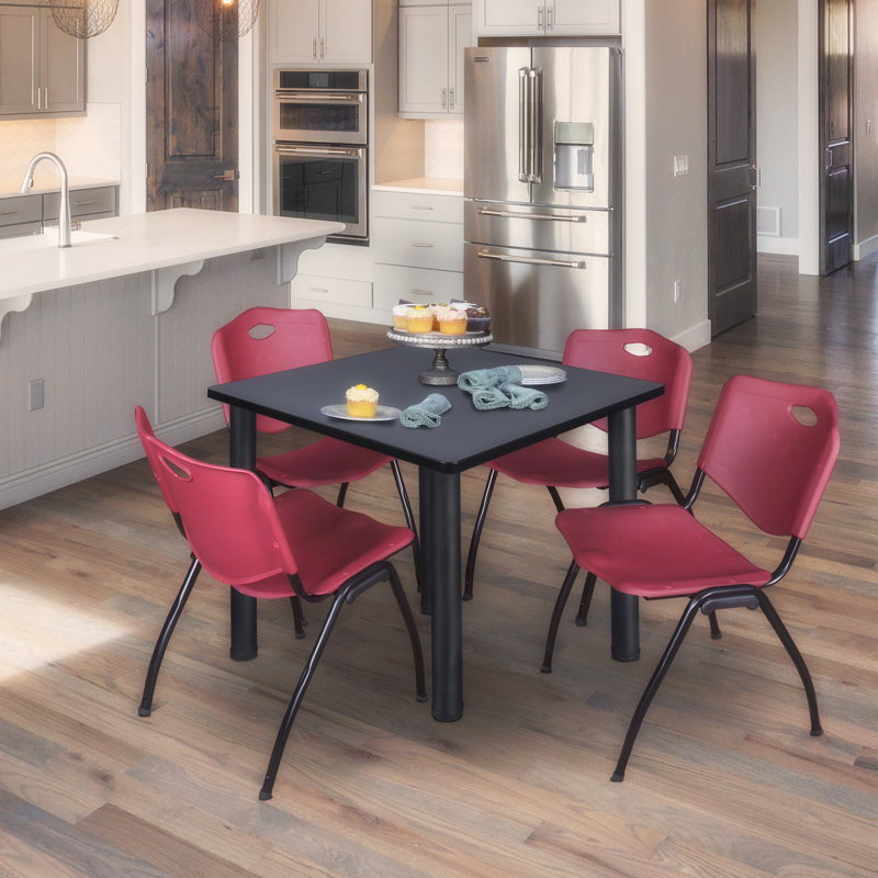 Plateau de table Kee Square, 4 chaises empilables, Chrome, 36" W x 36" D, Bourgogne