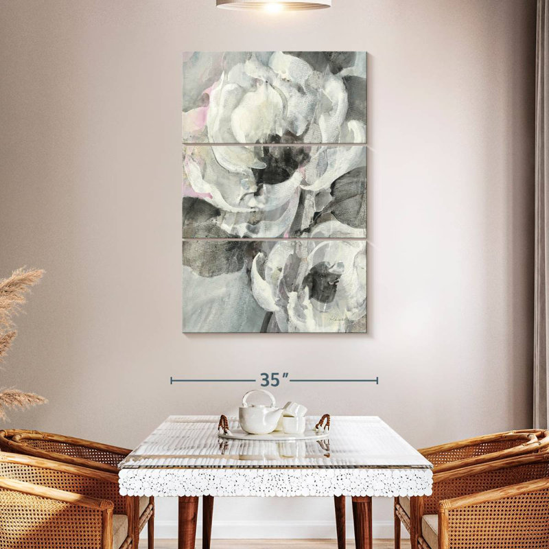 Avery White Delight II, 57" H x 36" W