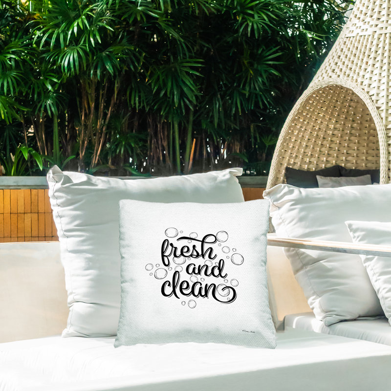 Coussin d'extérieur Fresh & Clean Soap Bubbles par Susan Ball