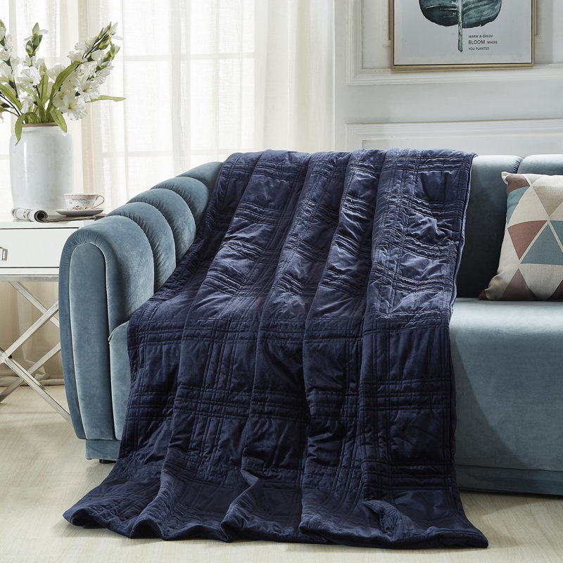 Couverture matelassée pour chambre Yasmine, Bleu marine, l 48 po x L 72 po, 12 lb