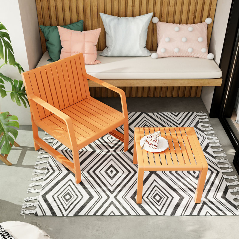 2 meubles résistants aux intempéries: 1 chaise et une table basse, légère, pour les conversations au bord de la piscine, les chaises toutes saisons, les conversations intérieures, les petits espaces