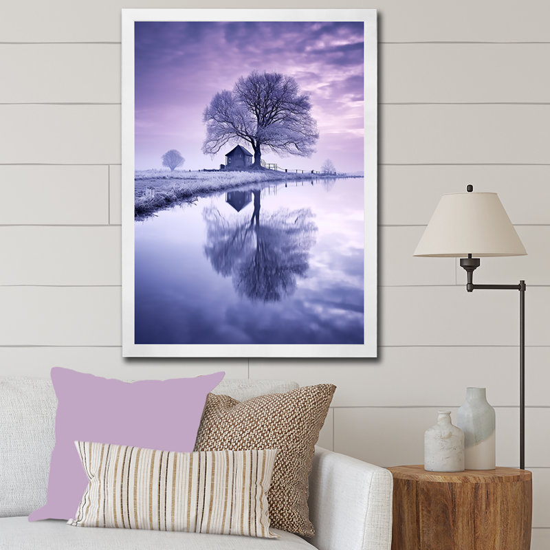 Paysage d'hiver mauve au bord du lac I sur toile, Cadre simple blanc, H 44 po x l 34 po x P 1,5 po
