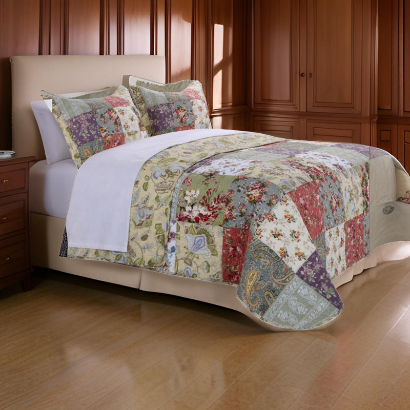 Eiger Quilt Set, Queen Quilt + 2 Shams