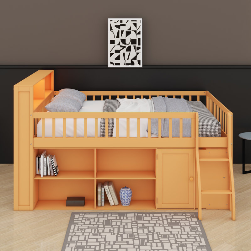 Grand lit mezzanine avec tablettes de rangement et armoire, structure de lit mezzanine basse en bois avec lumière DEL et échelle, espace spacieux sous le lit