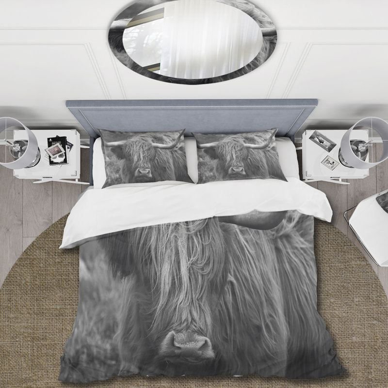 Scottish Cow On Moorland I - Ensemble de housse de couette Farmhouse - Microfibre de polyester
