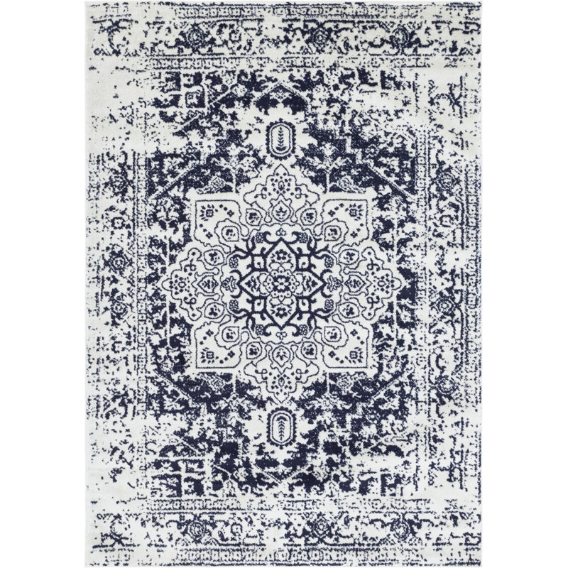 Malynn Oriental Indoor Rug, Rectangle 7'1" x 10'