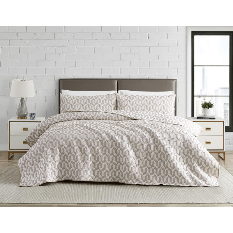 DESIGN STUDIO Torino Geo Soft Woven Matelasse Reversible Jacquard Cotton Blend Quilt Set, Brown, Twin Quilt + 1 Standard Sham
