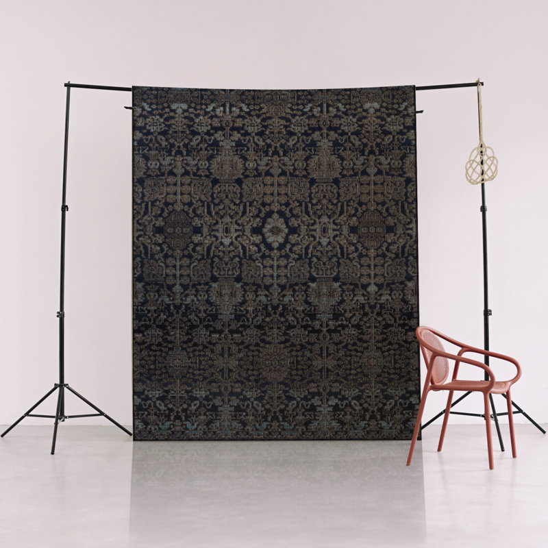 Tapis décoratif moderne à motif de fleurs mélangées à thème noir, Tapis de couloir 4 pi x 8 pi 3 po