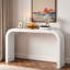 Console moderne minimaliste avec structure stable et silhouette arrondie