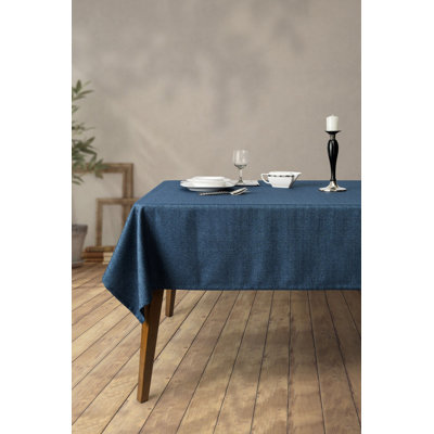 Nappe bleu foncé, 59,1 po x 118,1 po | 100% polyester, lavable à la machine à 86 ° F | Aucun repassage requis, nettoyage facile | Parfait pour les tables de salle à manger, les fêtes et les occasions spéciales, design élégant et durable