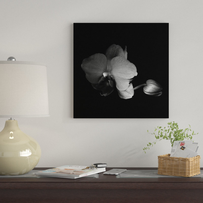 « orchidée vi, b&w » par magda indigo, reproduction d’art sur toile, H 37 po x l 37 po x P 1,5 po, Pas de tapis