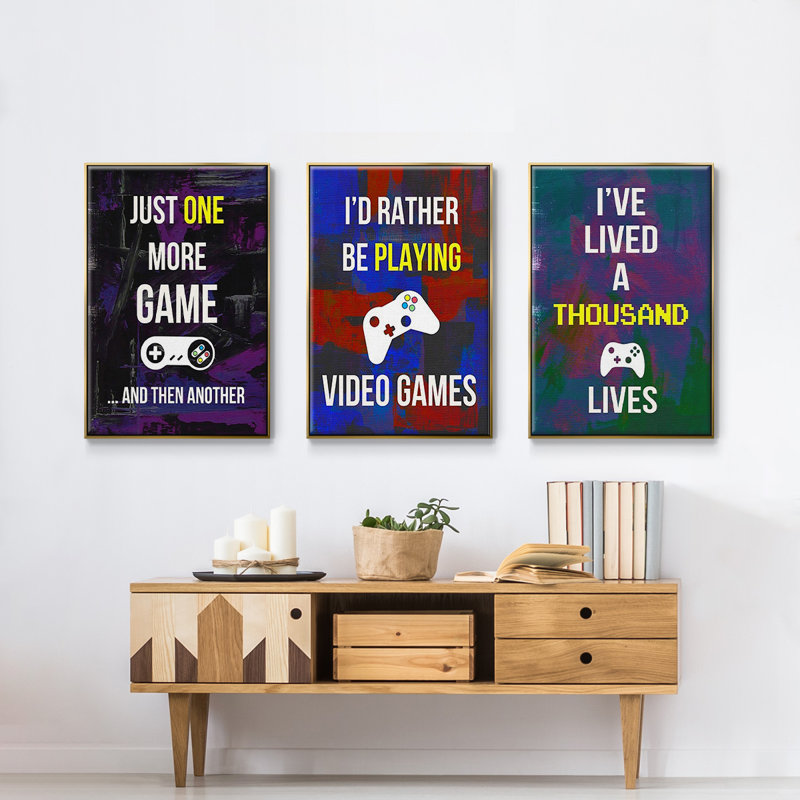 «Gamer At Play I», art textuel encadré sur toile 3 pièces, H 24 po x l 48 po x P 2 po, Or