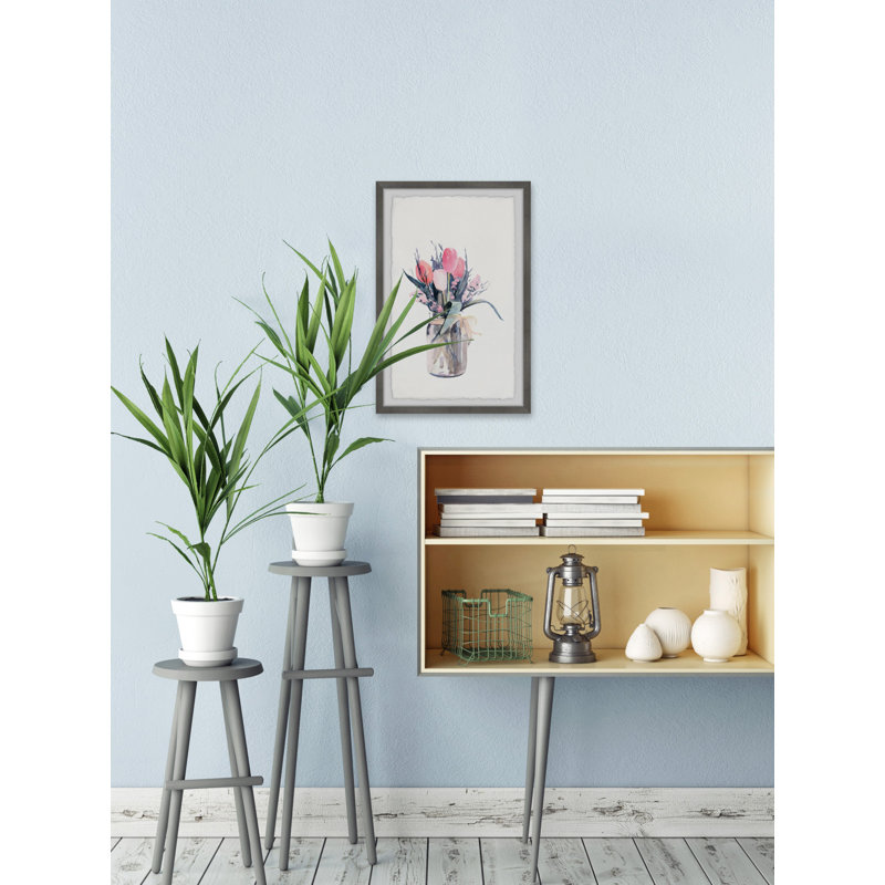 «Jar Of Tulips», reproduction encadrée, H 18 po x l 12 po x P 1,5 po