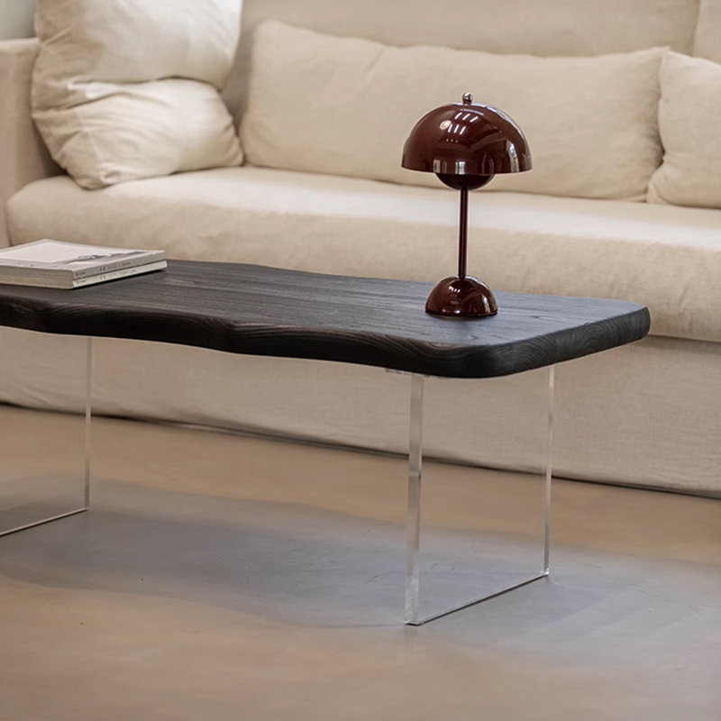 Une table basse légère et luxueuse, H 15,74 po x L 43,3 po x l 22,04 po