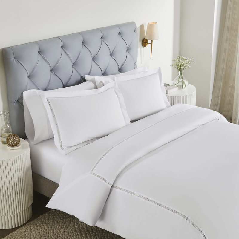 Ensemble de housse de couette brodée au point de croix en coton Riverton par Superior , Blanc / blanc 