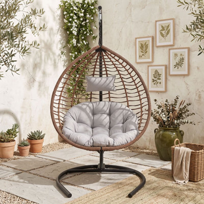 Chaise hamac pliable en rotin PEHD avec support en fer, coussin, appui-tête amovible et sangle de stabilisation