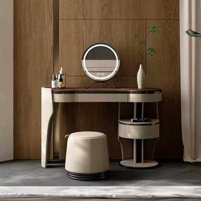 Commode de luxe dans la chambre principale