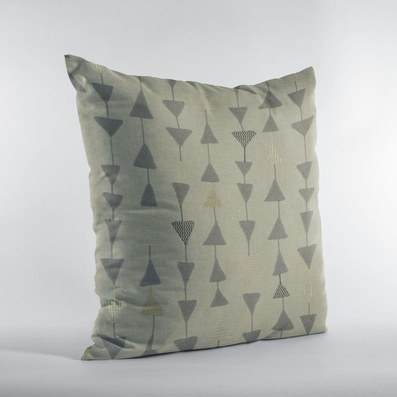 Plutus Manti Embroydery, certains des triangles ont des fils métalliques, 26 po x 26 po, Galet