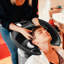 Station de shampooing pour tout-en-un à piédestal avec cuve en céramique, unité de lavage des cheveux avec base et interrupteur à eau froide