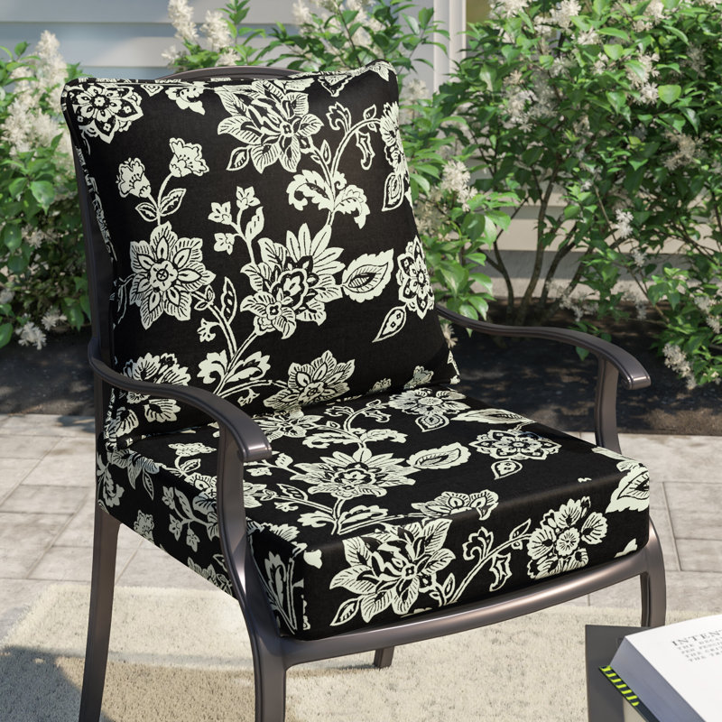 Outdoor Lounge Chair 5.75" Cushion, White/Black Floral, 5.75" H x 24" W x 24" D